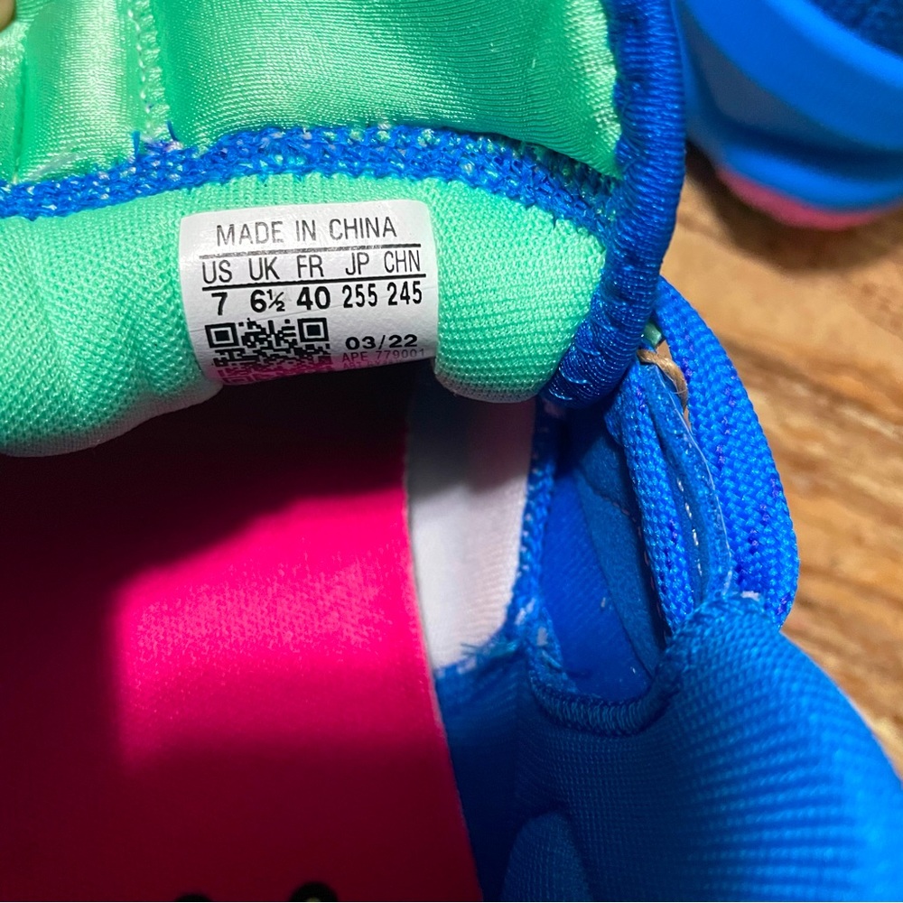 Adidas - Picture 6 of 10